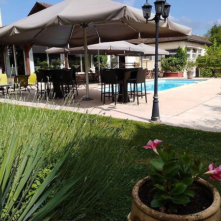 Hotel-Restaurant "La Gremelle" Ladoix-Serrigny المظهر الخارجي الصورة